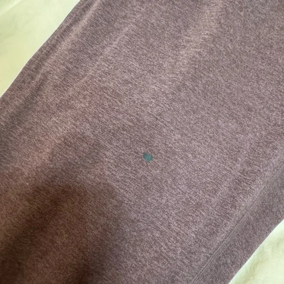 Vouri Women’s small capris - Picture 3 of 3